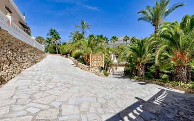 Magnificent property with a lot of privacy and dreamlike outdoor areas