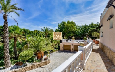 Magnificent property with a lot of privacy and dreamlike outdoor areas