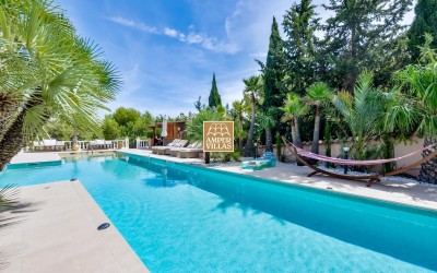 Magnificent property with a lot of privacy and dreamlike outdoor areas