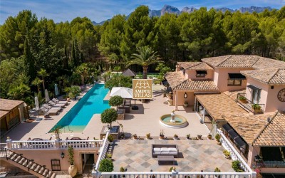 Magnificent property with a lot of privacy and dreamlike outdoor areas