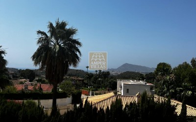 CHALET IN A QUIET AREA WITH PRIVATE POOL