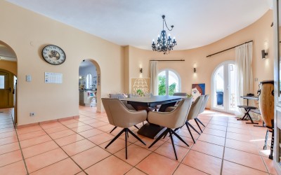 Villa, recently renovated, with guest apartment and stunning sea and mountain views.