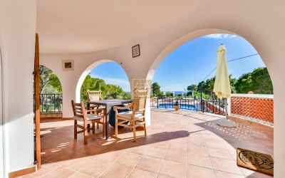 Villa, recently renovated, with guest apartment and stunning sea and mountain views.