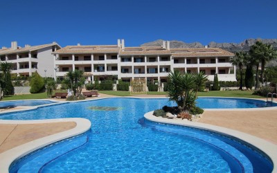 Lovely ground floor apartment with a large terrace.