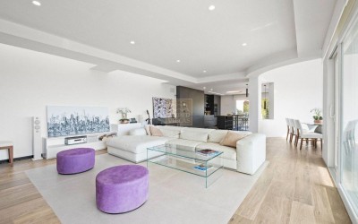 DESIGNER VILLA WITH SPECTACULAR SEA VIEWS