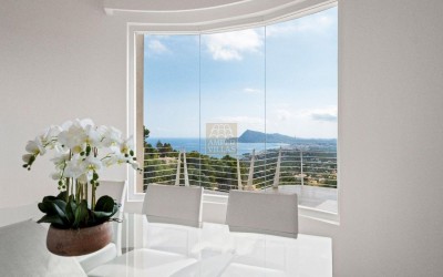 DESIGNER VILLA WITH SPECTACULAR SEA VIEWS