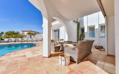 Villa for rent with spectacular sea views in Altea